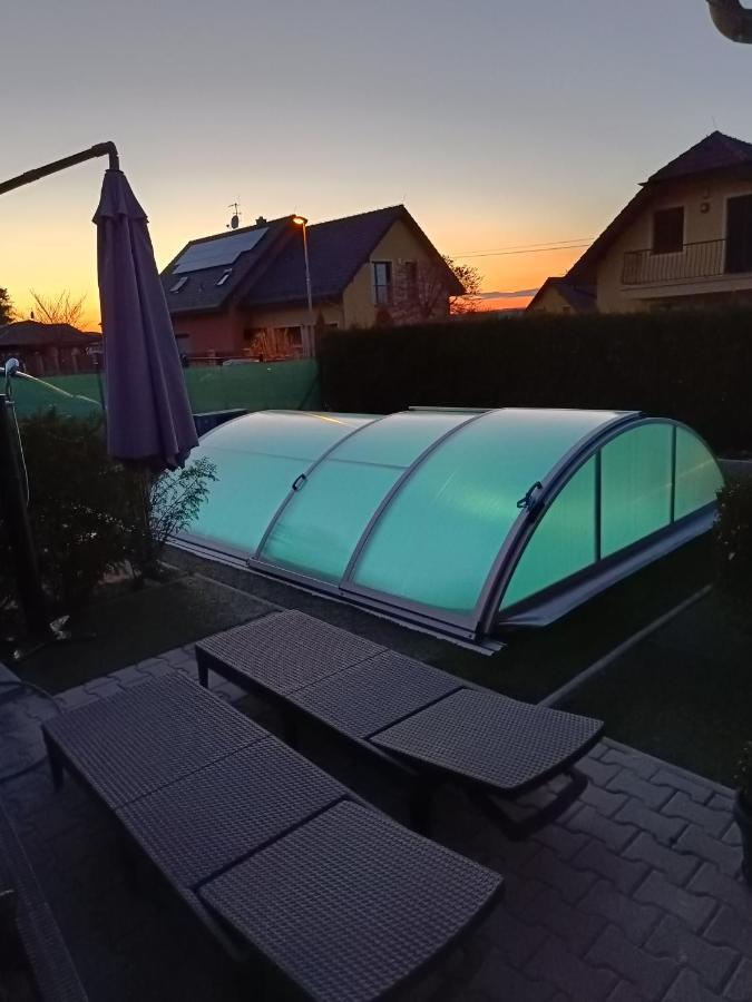 Relaxklub Villa S Wellness Tremosna Екстер'єр фото